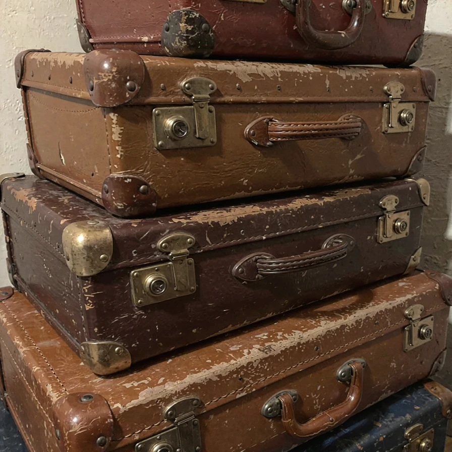 Старые чемоданы
